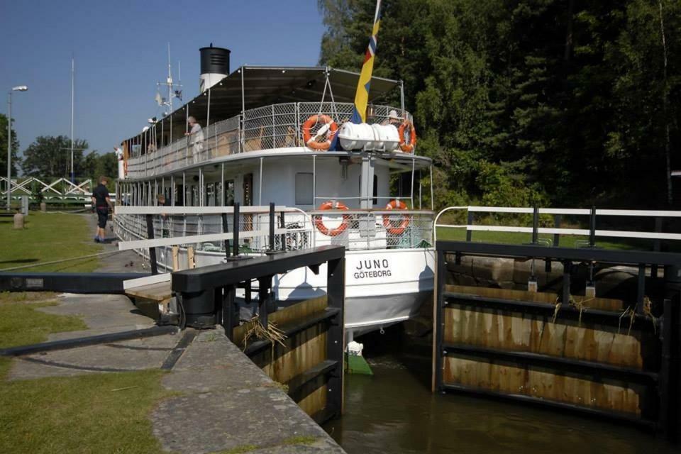 Bradtom Slusscafe & Stugor Norrköping Buitenkant foto